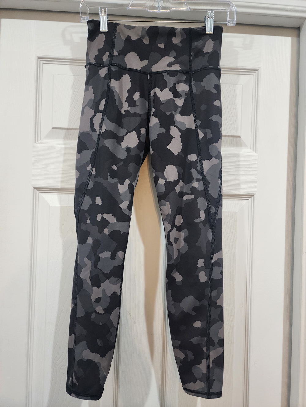 Womens' High-Waist Gray Camo Leggings